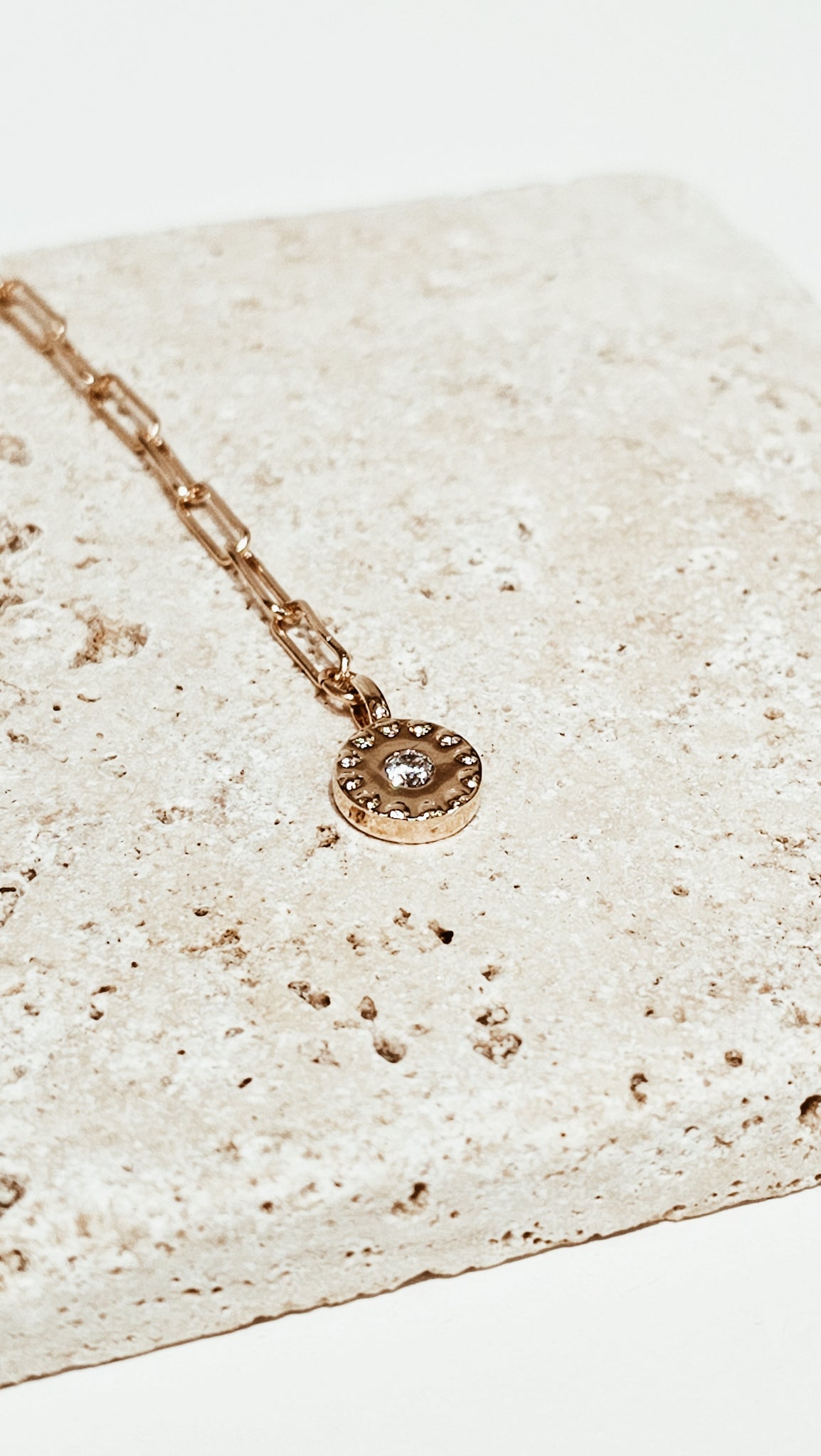 Collier Tomy